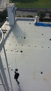 Montaż pokrycia dachowego z membrany PVC